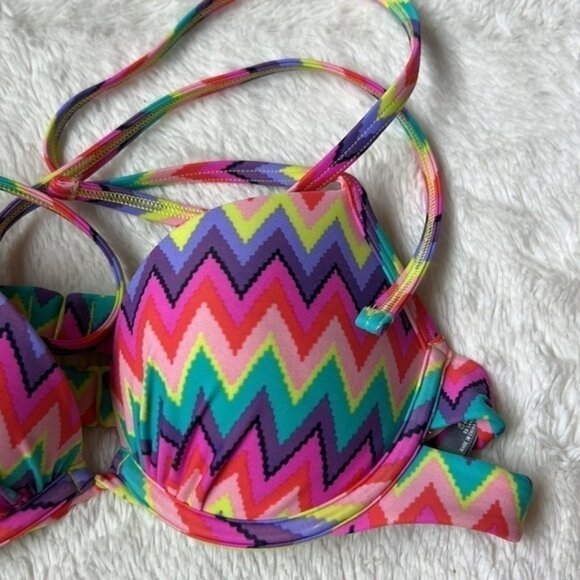 Aerie Brooke chevron bikini top 32A - Picture 3 of 9